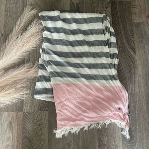 2/$30 - Guess Scarf
